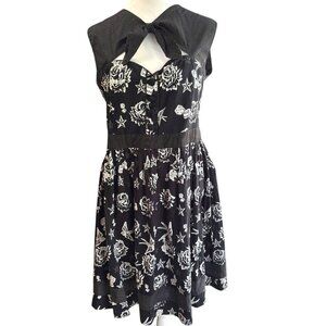 Chic Black and White Floral Mini Dress